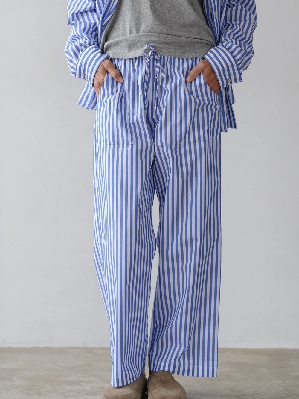 DONNI. Blue & White Vertical-Striped Wide-Leg Pants with Tie Waist